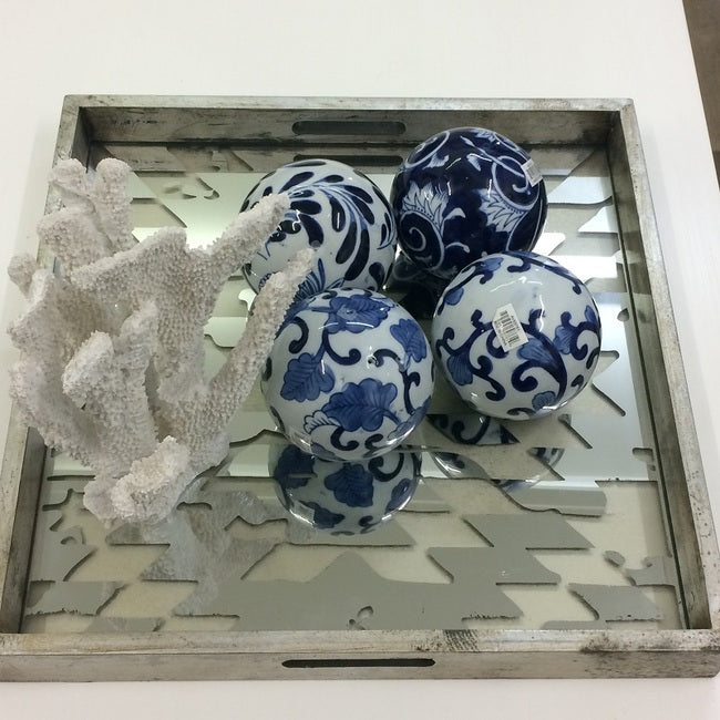 Blue & White 4 Decorator Balls 10cm - Image 2