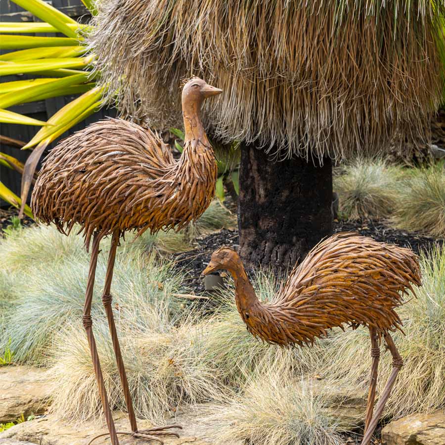 XL Dad Emu Garden Statue 64x108cm - Image 4