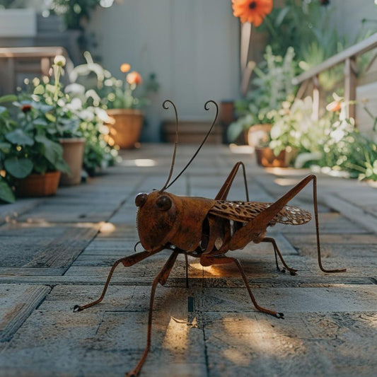 Lucky Praying Mantis w Leafy Rear Legs 73cm - Image 2