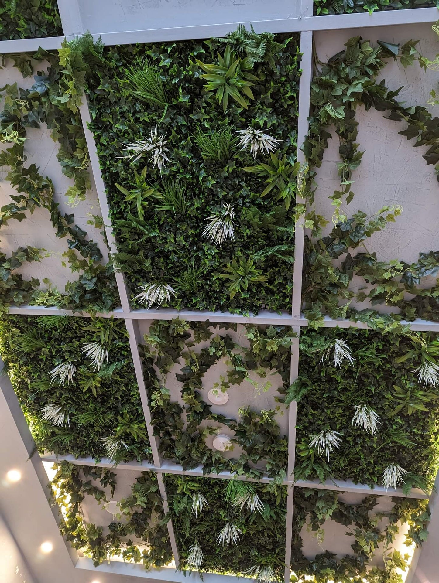 Long Two-Tone Ivy Garland UV Treated 190cm - Image 3