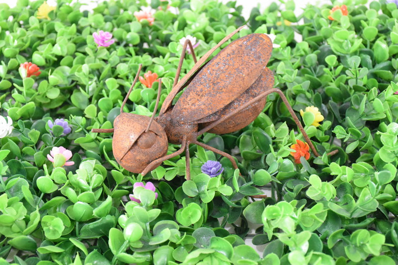 Set 2 Asst Size Decorative Garden Insects 15cm - Image 2