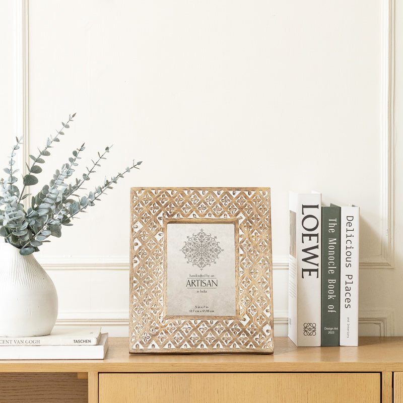 Handcrafted 5x7in 'Diamond Flower' Photoframe 29cm - Image 3