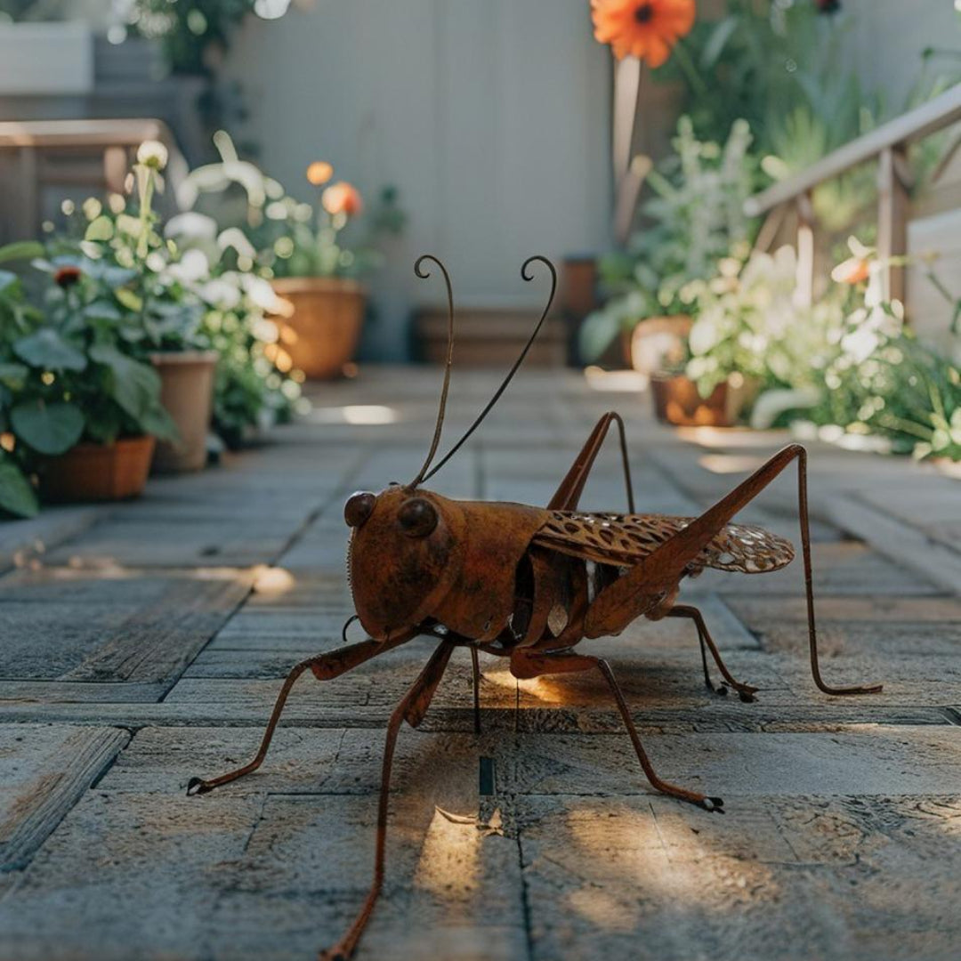 Lucky Praying Mantis w Leafy Rear Legs 73cm - Image 2