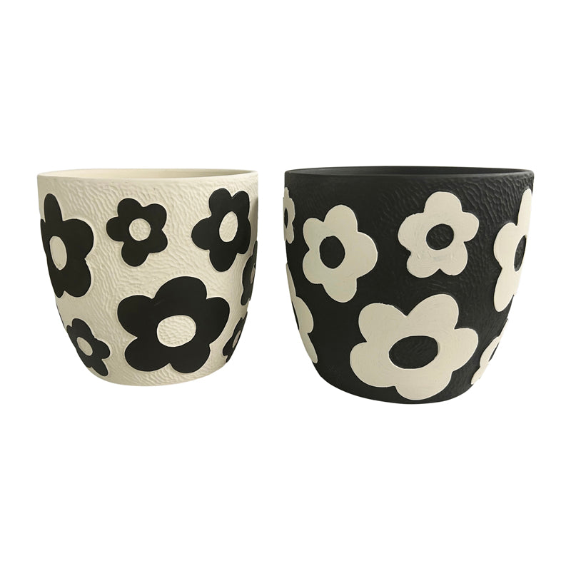 Set 2 Assorted Monochrome Flower Planters w Hole + Plug 17cm - Image 4