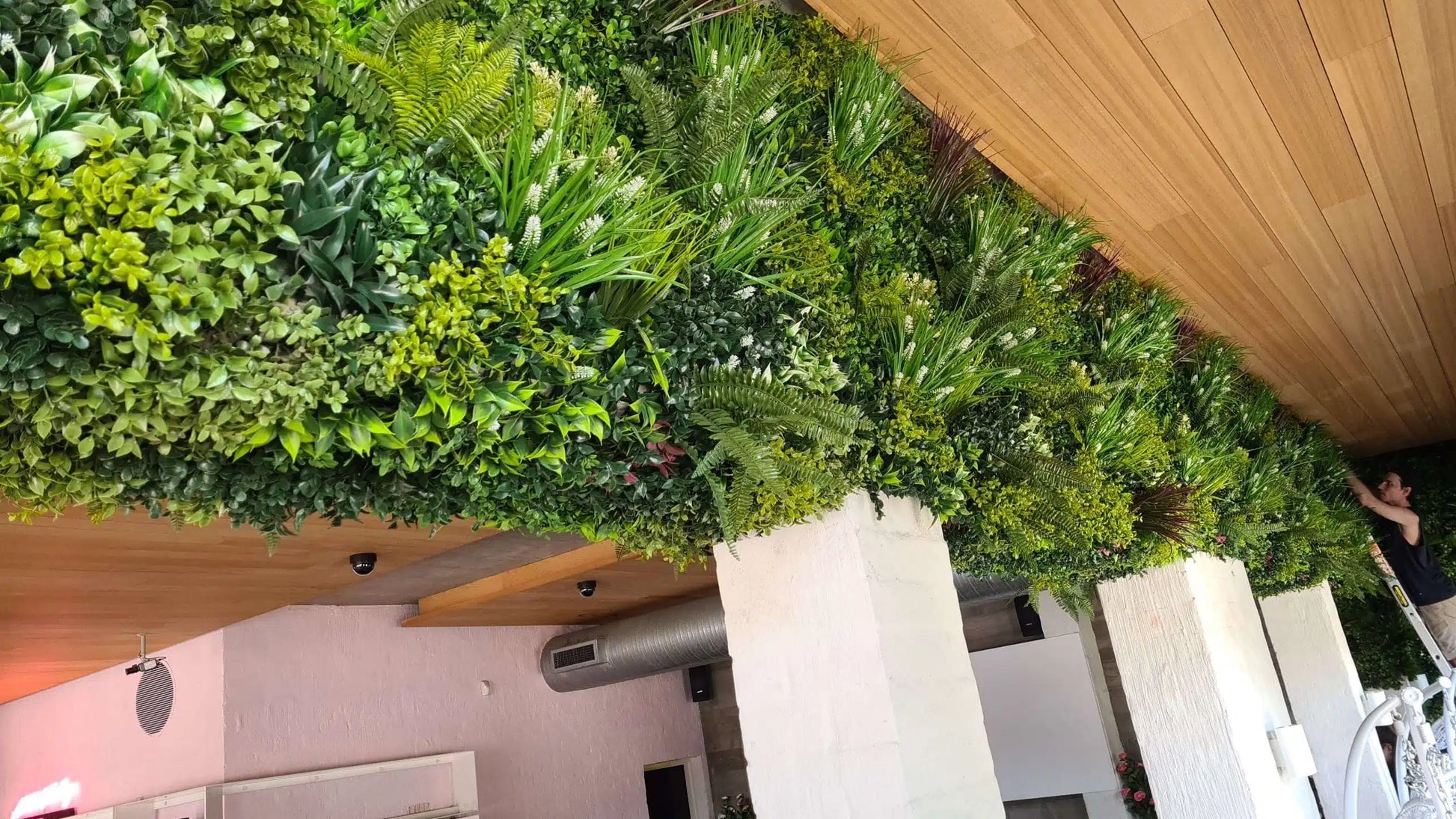 Luxury Lush Spring Recycled Vertical Garden / Green Wall UV Resistant 100cm x 100cm - Image 3