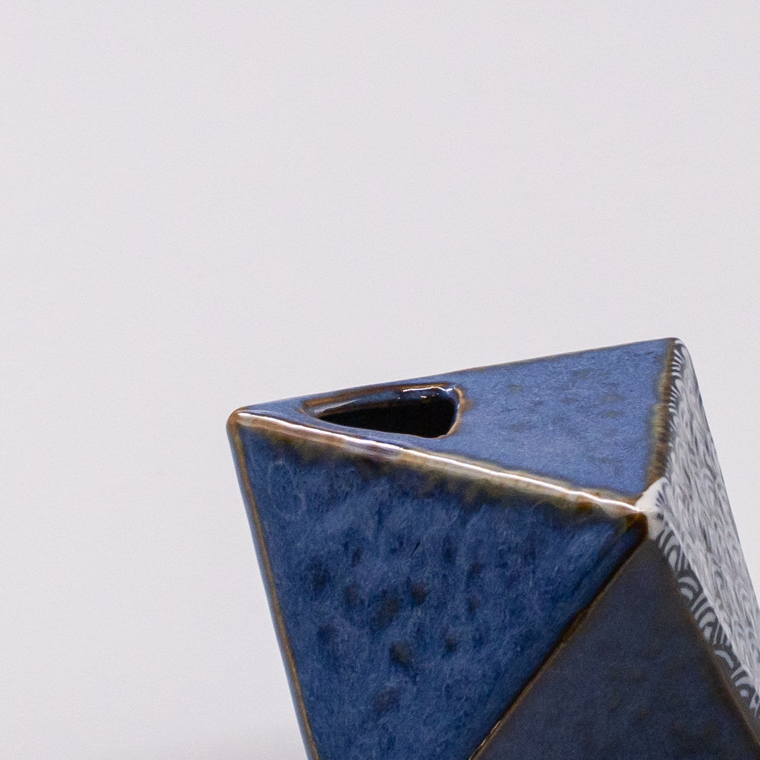 Vase Triangular Indigo Wave 130ml - Image 3
