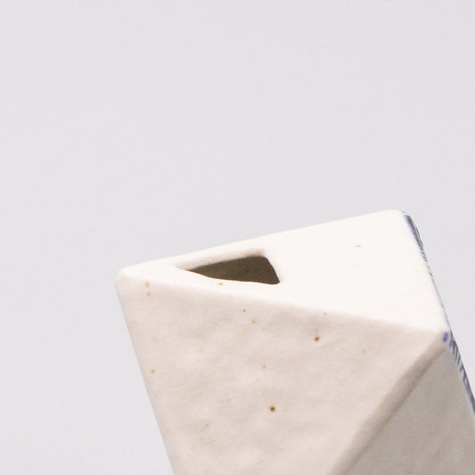Vase Triangular White Chrysanthemum 130ml - Image 2