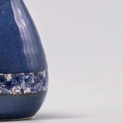 Vase Pinecone 10H Indigo Yuzen - Image 2