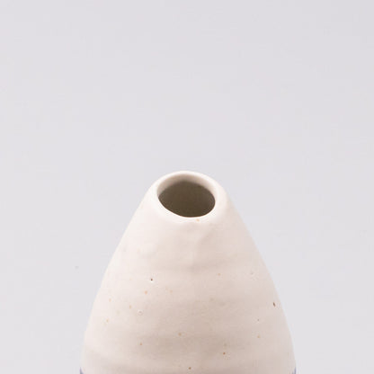 Vase Pinecone 10H White Yuzen - Image 3