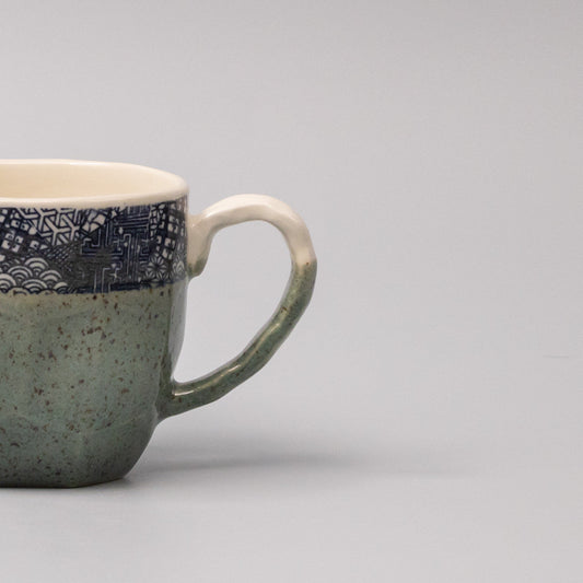Mug in a Gift Box 260ml Green with Patchwork Band Design - Image 2