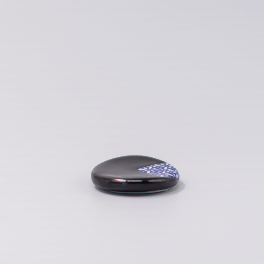 Chopstick Rest Round Black & Blue Hishi - Image 3