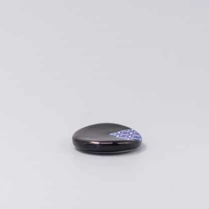 Chopstick Rest Round Black & Blue Hishi - Image 3