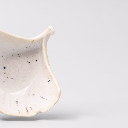 Gingko Leaf Sauce Dish 30ml Ivory Fleck - Image 4