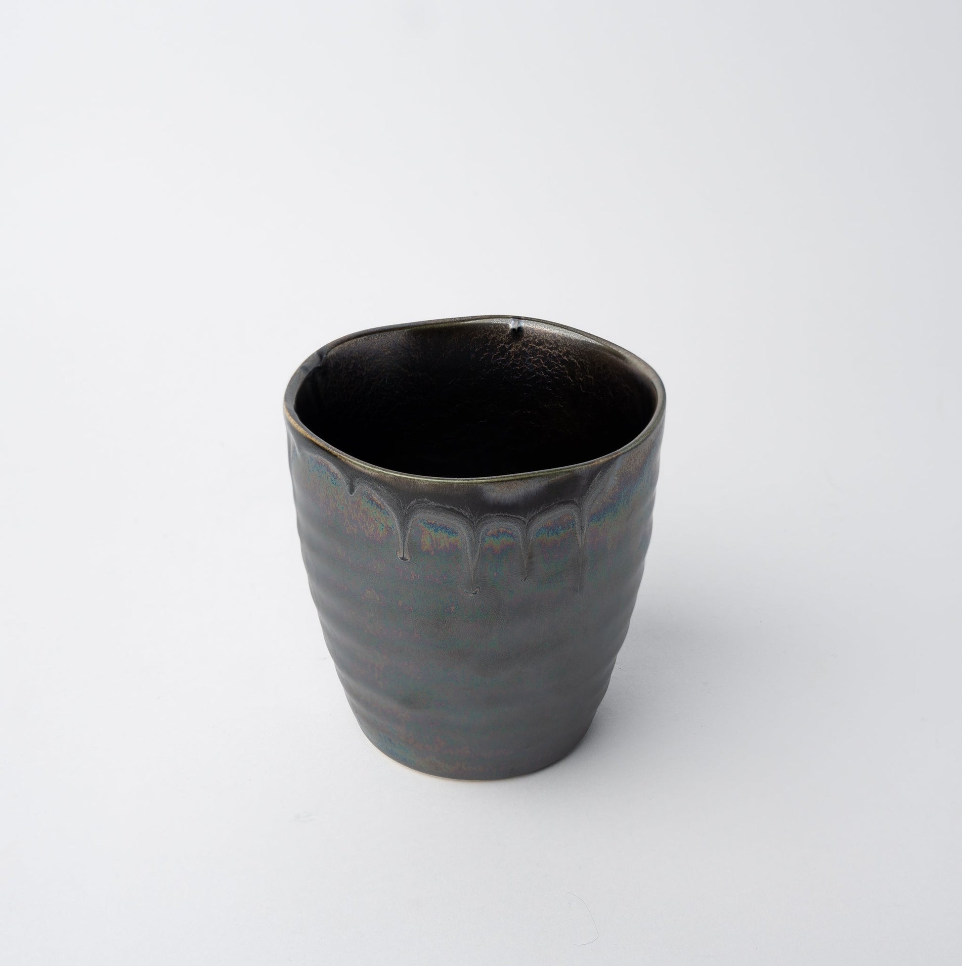 Sushi Mug 325ml Metallic Black Drip Glaze - Image 2