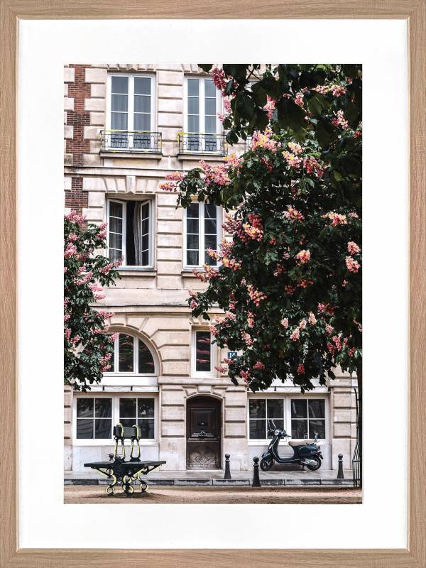 Peaceful Parisian Artwork Framed w Glass Front 80cm