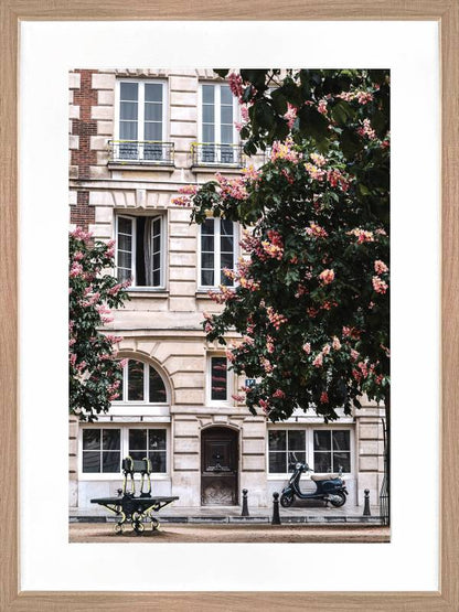 Peaceful Parisian Artwork Framed w Glass Front 80cm